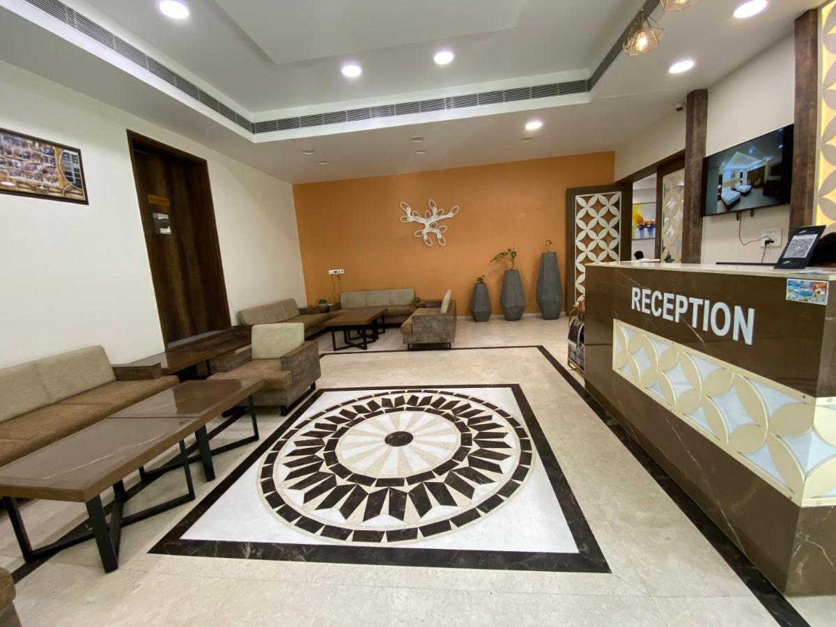 Apricot Hotel , Ahmedabad Exteriör bild