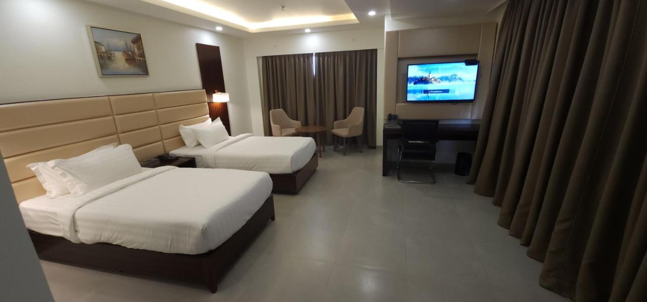 Apricot Hotel , Ahmedabad Exteriör bild