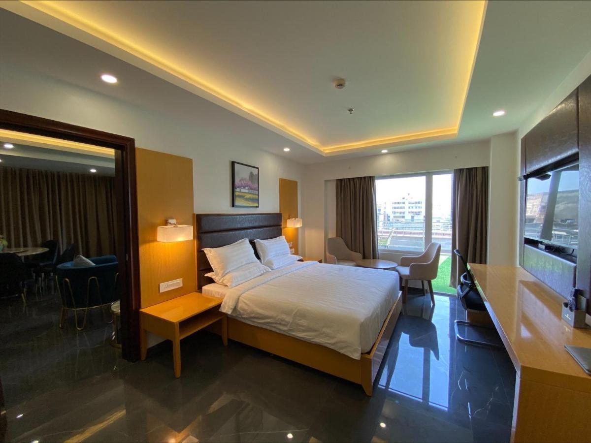 Apricot Hotel , Ahmedabad Exteriör bild